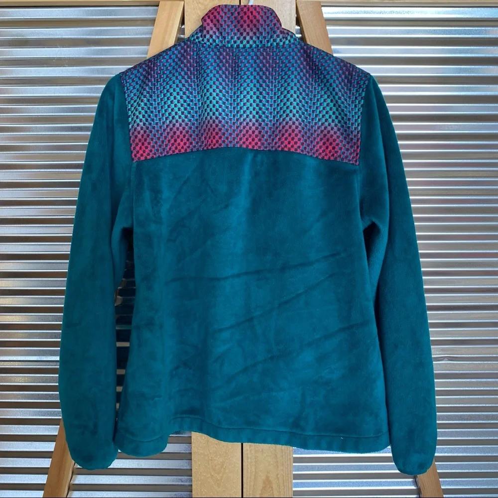 Awesome turquoise FILA sweatshirt that’s super cozy. - Picture 2 of 4